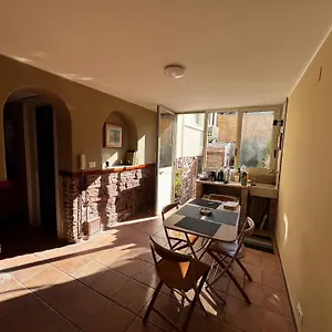 https://casa-enza-double-room-with-private-bathroom-and-garden.catania-hotels.net